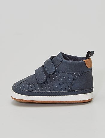 Baby's eerste schoenen – stapjes zetten in trendy schoentjes | Kiabi