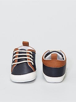 Sneakers met leereffect en veters - Kiabi