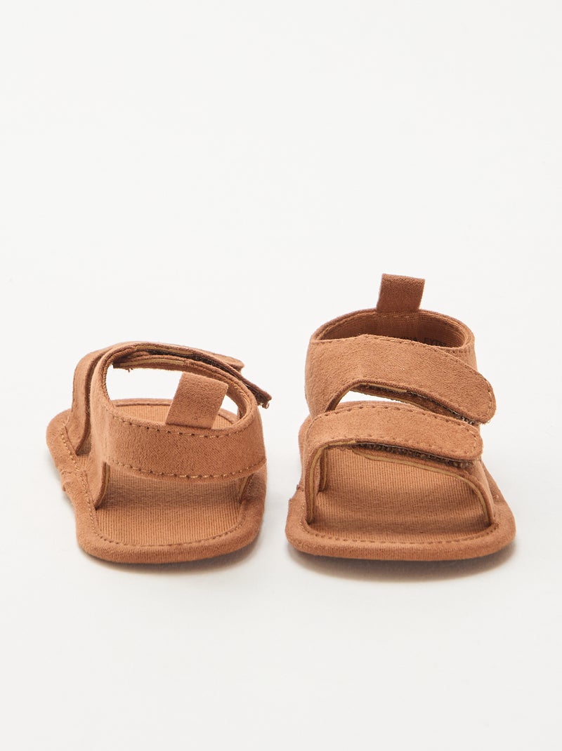 Soepele sandalen met 2 bandjes Bruin - Kiabi
