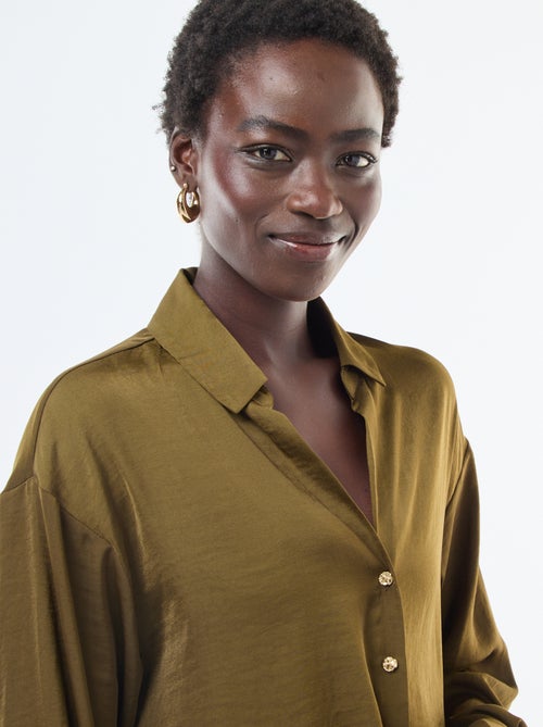 Soepelvallende blouse met satijneffect en goudkleurige knopen - Kiabi