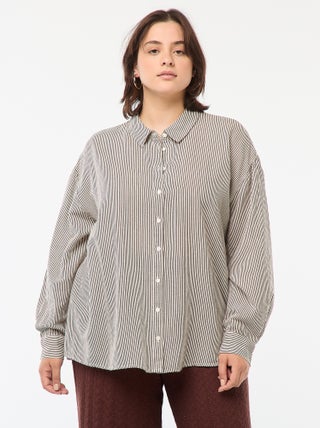Soepelvallende blouse van gemengd linnen