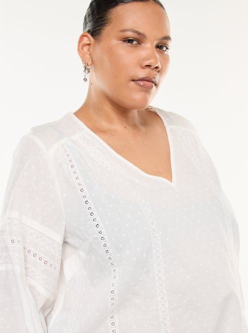 Soepelvallende, effen top met plumetisborduursel en ajourmotiefje - Kiabi