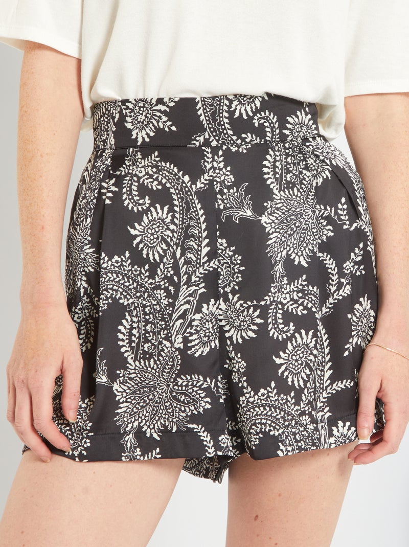 Soepelvallende, glanzende short met bloemenprint ZWART - Kiabi