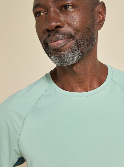 Sport T-shirt met reflecterend detail - (ekstract) - Kiabi Sport T-shirt met reflecterend detail - (ekstract) - Kiabi