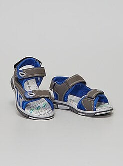 Coole en praktische sandalen jongens vanaf € 8,00 - maat 31 - Kiabi
