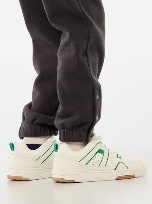 Sporttraining - gemakkelijk aan te trekken collectie - Kiabi