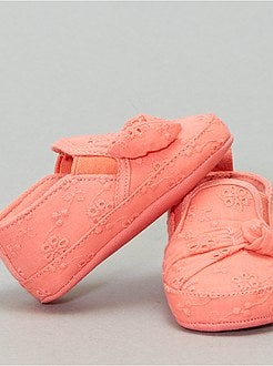 Stoffen babyschoentjes met borduurwerk - Kiabi