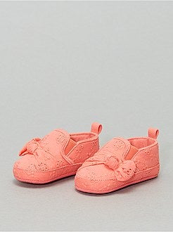 Stoffen babyschoentjes met borduurwerk - Kiabi