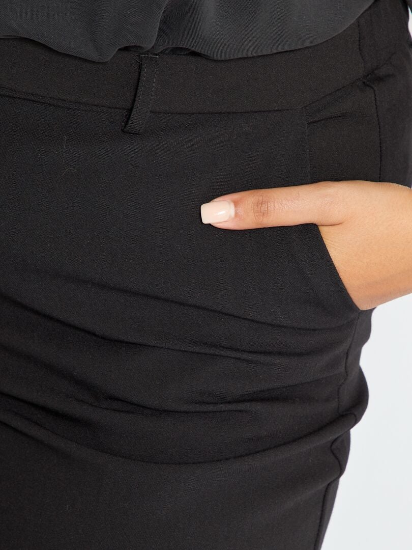 blauwe strakke broek