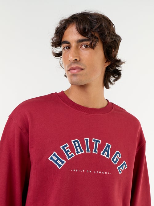 Sweatshirt met geborduurde opschriften in sportieve stijl - Kiabi Sweatshirt met geborduurde opschriften in sportieve stijl - Kiabi