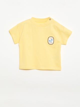 T-shirt met borstborduurwerk