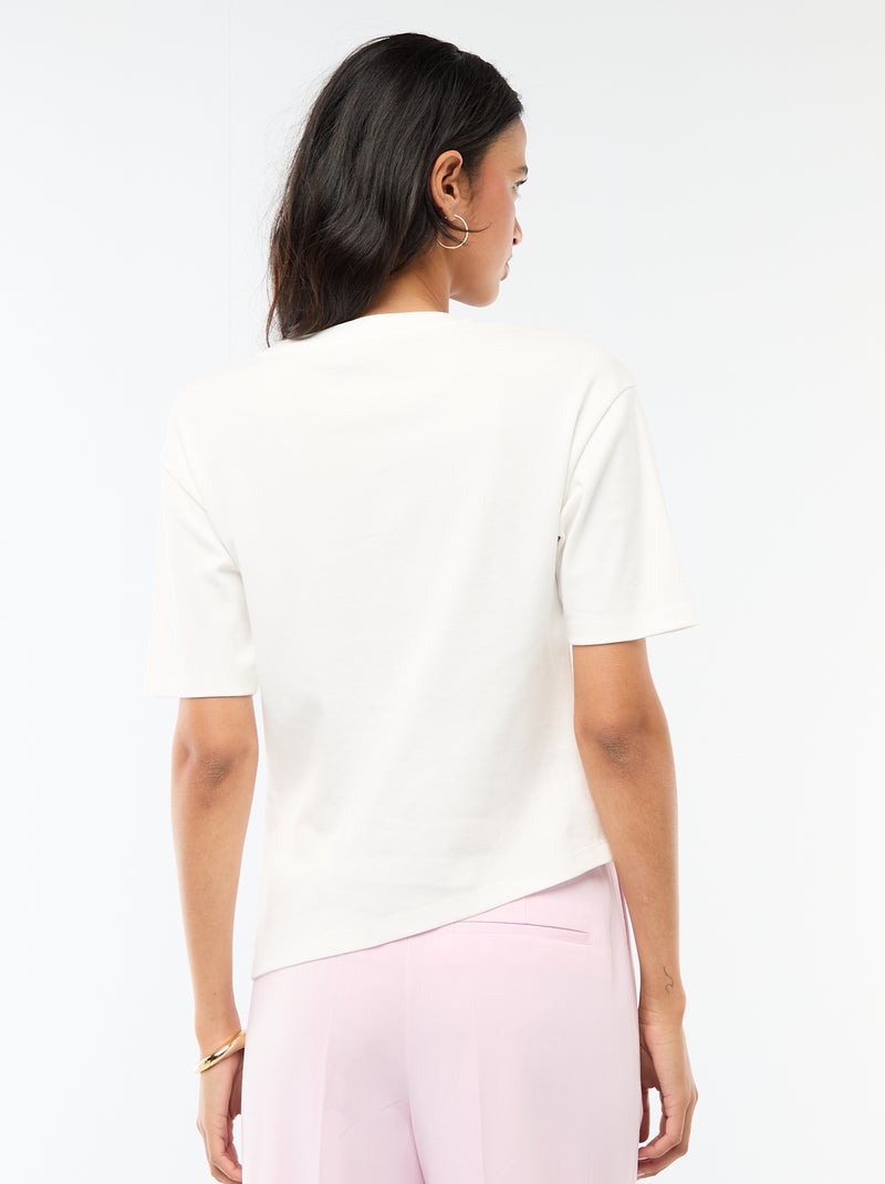 T-shirt met gedrapeerde korte mouwen en fantasiejuweel Wit - Kiabi