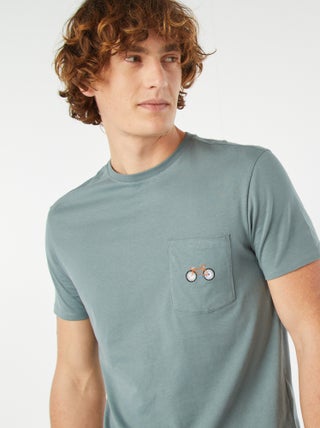 T-shirt met korte mouw, borstzakje en borduursel