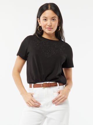 T-shirt met korte mouw en leuk borduursel