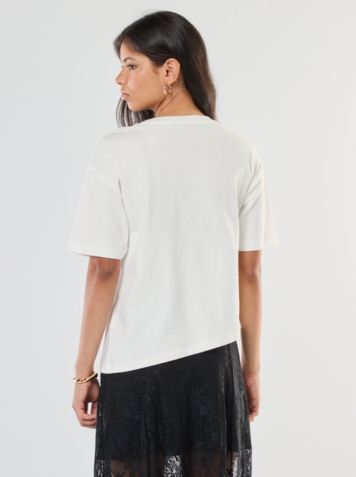 T-shirt met korte mouw met sieraaddetail en gedraaid effect - Kiabi