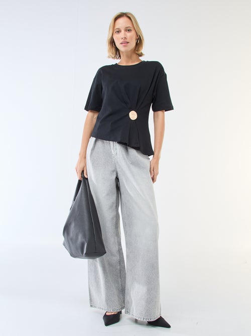 T-shirt met korte mouw met sieraaddetail en gedraaid effect - Kiabi