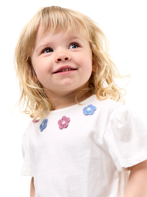 T-shirt met korte mouwen, borduursels en gerimpelde onderkant - Kiabi