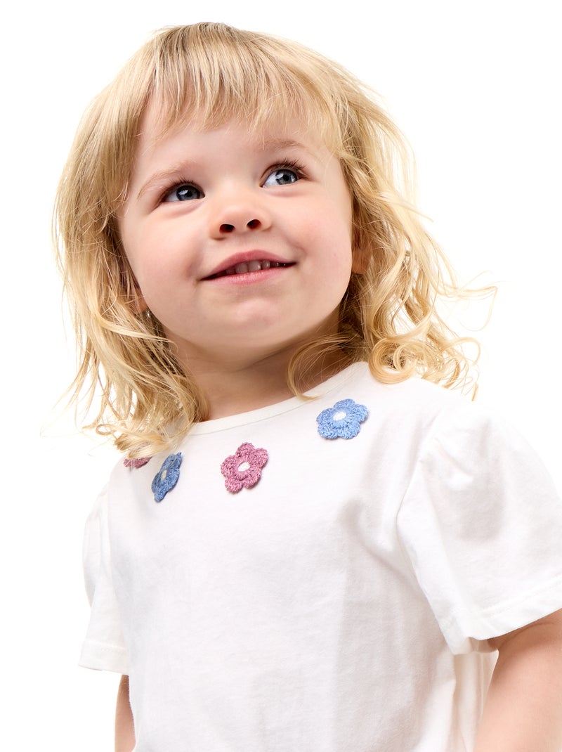 T-shirt met korte mouwen, borduursels en gerimpelde onderkant Wit - Kiabi