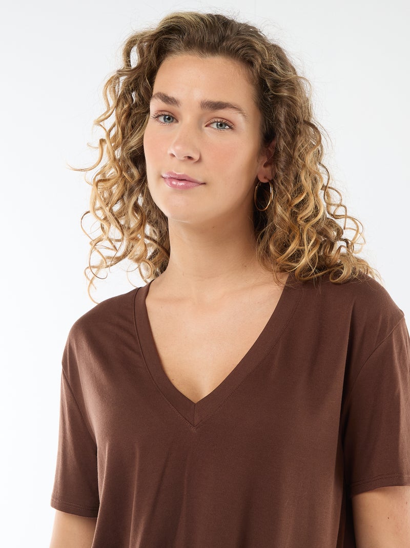 T-shirt met korte mouwen en V-hals Bruin - Kiabi