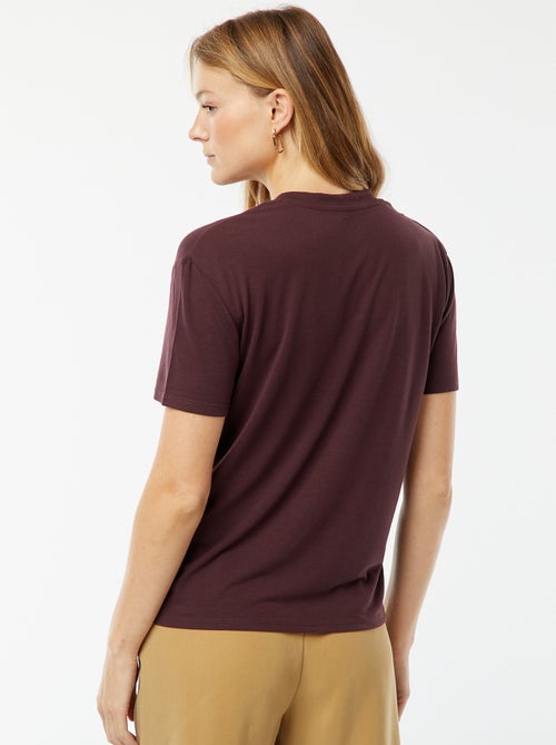 T-shirt met korte mouwen en V-hals - Kiabi T-shirt met korte mouwen en V-hals - Kiabi