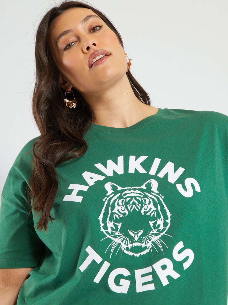 T-shirt met lage mouwinzetten 'Stranger Things' 'Hawkins' GROEN - Kiabi