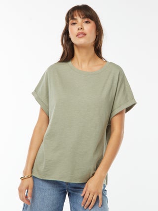 T-shirt met opgetrokken korte mouwen