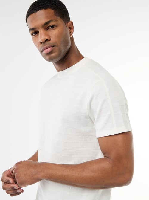 T-shirt met ronde hals en korte mouwen van gewafelde stof - Kiabi