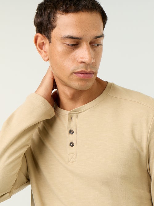 T-shirt met tunisische kraag en lange mouwen - Kiabi T-shirt met tunisische kraag en lange mouwen - Kiabi