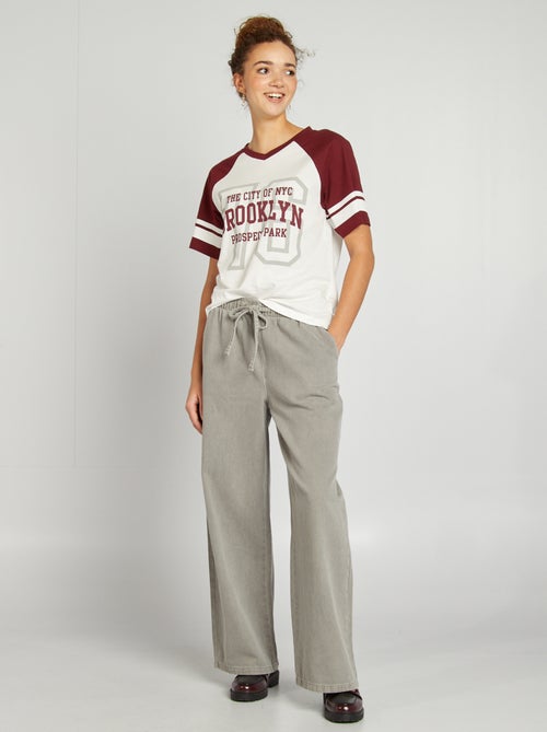 T-shirt met V-hals in campusstijl - Kiabi