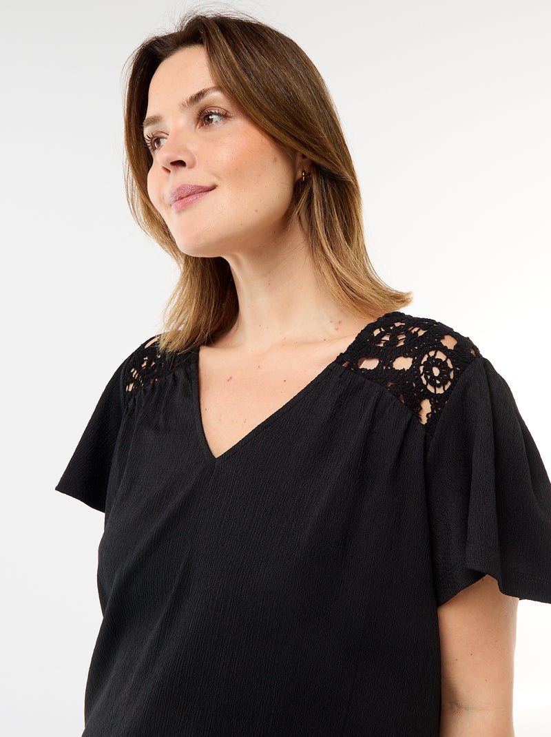 T-shirt van crêpe jerseytricot met macramé Zwart - Kiabi