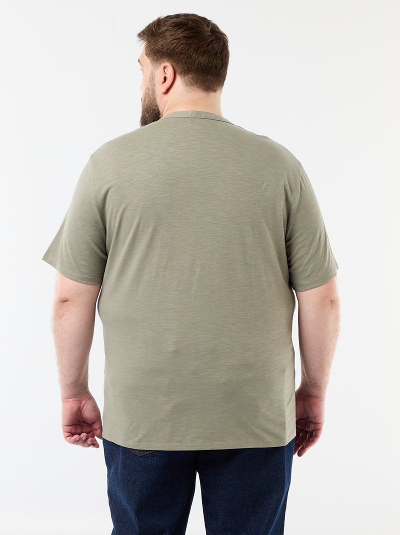 T-shirt van jerseytricot met tunisische kraag en korte mouwen Groen - Kiabi