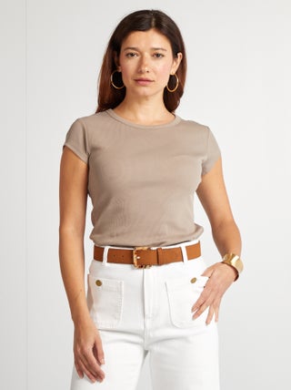 T-shirt van ribstof met korte mouwen