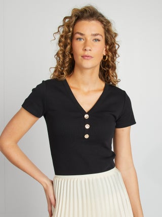 T-shirt van ribtricot met fantasieknopen