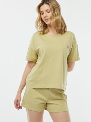 Tweedelige pyjama | T-shirt + short in minimalistische stijl