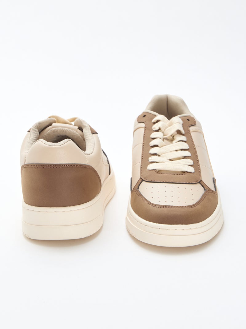 Tweekleurige lage sneakers met uitsnijding Biege - Kiabi