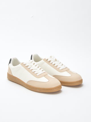 Tweekleurige, lage sneakers met veters