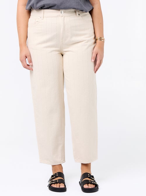 Twill broek met verticale, speelse slijtageplekken - Kiabi