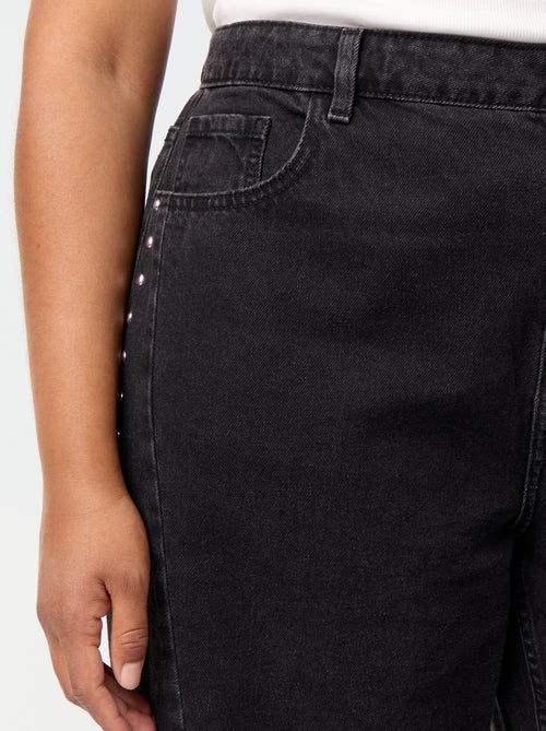 Wide leg jeans met fantasie uitsnijdingen en studs - Kiabi Wide leg jeans met fantasie uitsnijdingen en studs - Kiabi