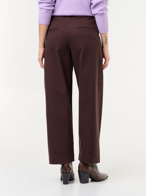 Wijd barrel-model pantalon met imitatielederen riem - Kiabi