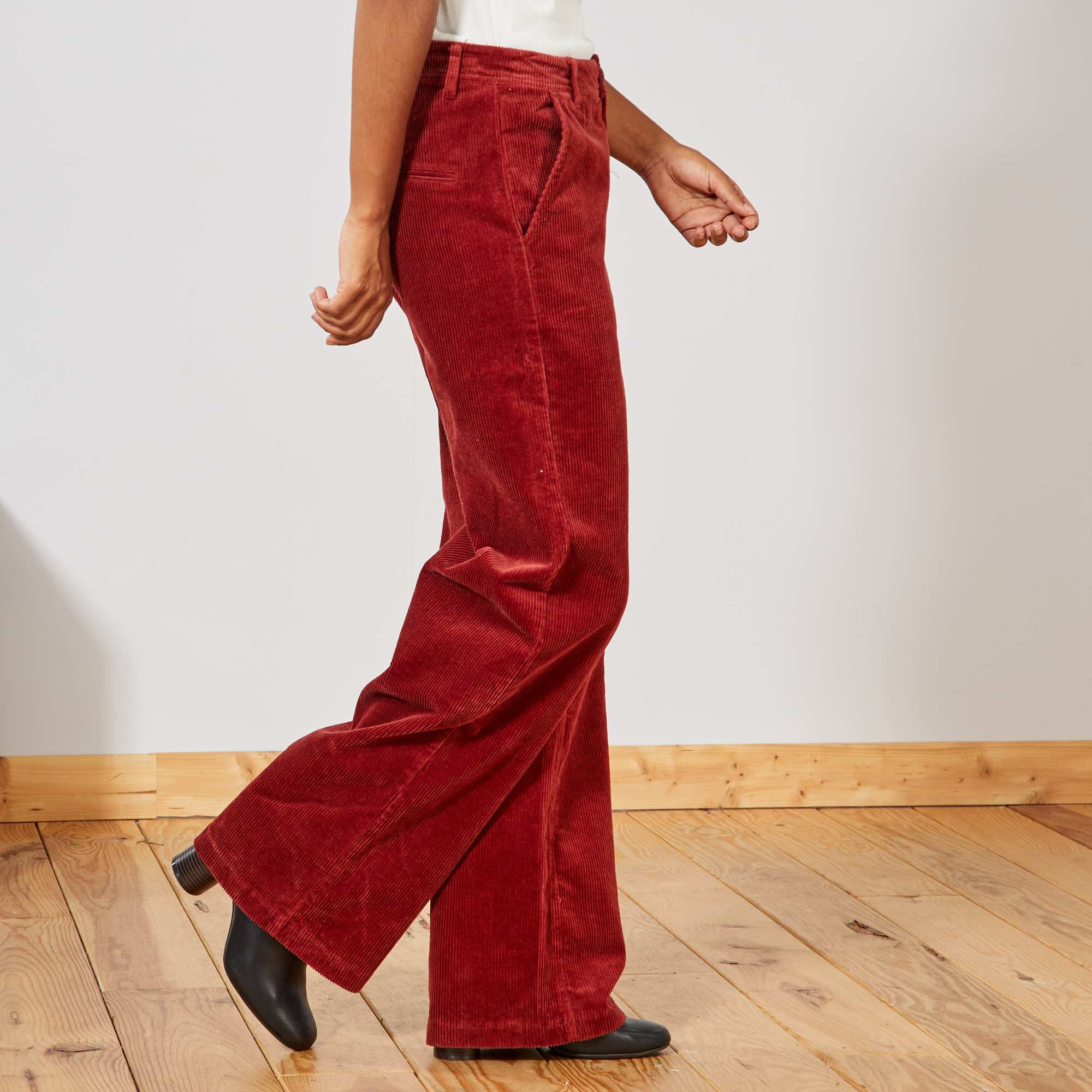 Wijd uitlopende broek van ribfluweel Dameskleding ROOD Kiabi 18,00€