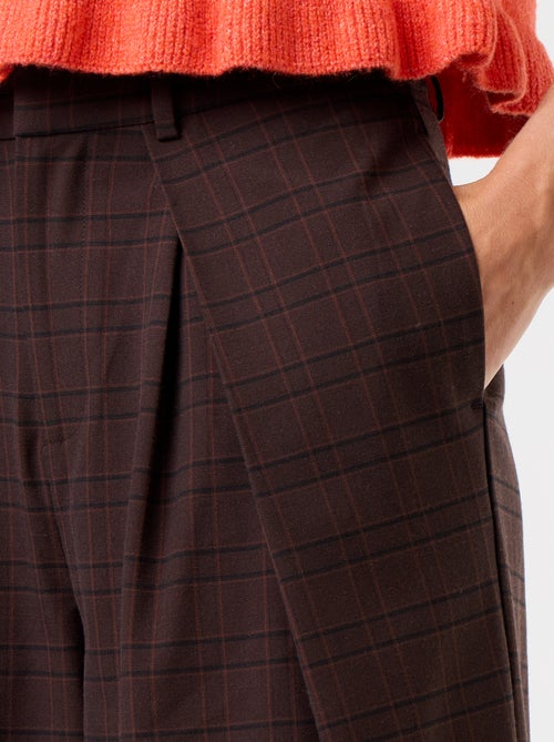 Wijde broek met hoge taille en plooien - Kiabi Wijde broek met hoge taille en plooien - Kiabi