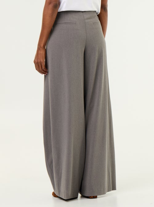 Wijde broek met hoge taille en plooien - Kiabi Wijde broek met hoge taille en plooien - Kiabi