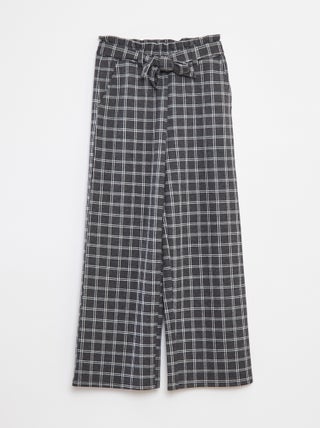 Wijde broek van milanotricot met knoopceintuur