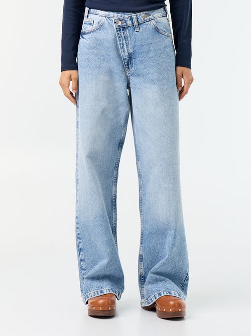Wijde jeans met asymmetrische knoopsluiting - Kiabi