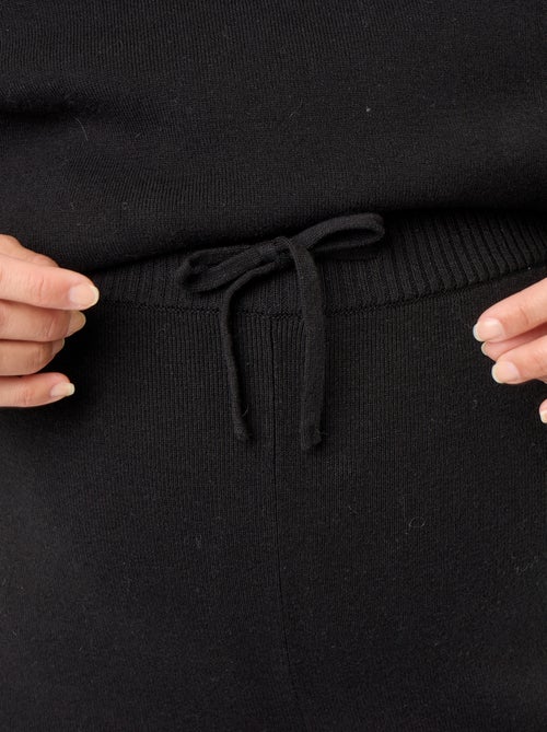 Wijde zwangerschapsbroek van ribtricot - Kiabi Wijde zwangerschapsbroek van ribtricot - Kiabi