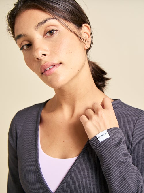 Yogashirt met lange mouwen en overslagmodel (ekstract) - Kiabi Yogashirt met lange mouwen en overslagmodel (ekstract) - Kiabi